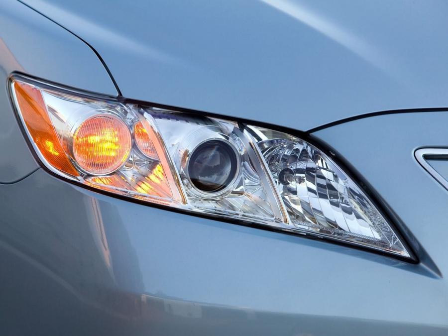 Детали экстерьера Toyota Camry XLE 2006 года  (NA) (фото 12 из 46)